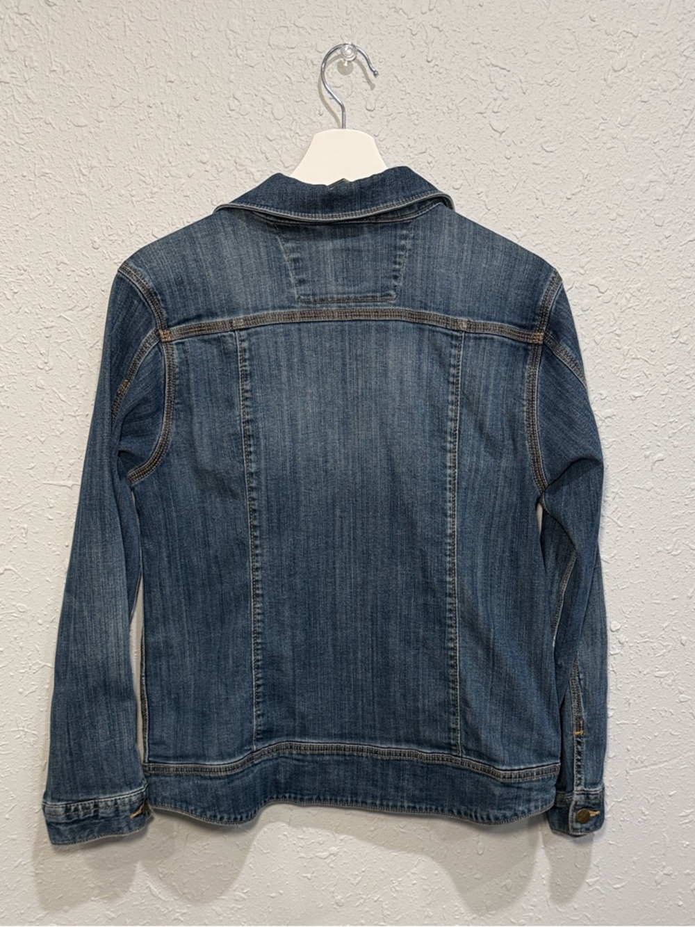 Women's Carhartt Denim Jacket Size Medium - Picture 3 of 8